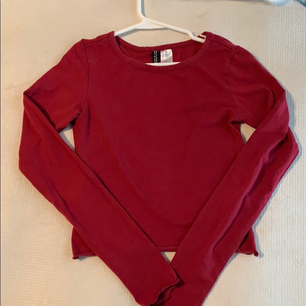 Red lettuce hem top